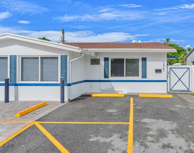 1541 Ne 15th Avenue - Photo Thumbnail 2