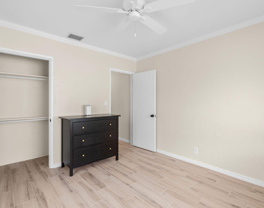 1541 Ne 15th Avenue - Photo Thumbnail 15