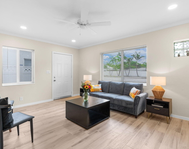 1541 Ne 15th Avenue - Photo Thumbnail 12