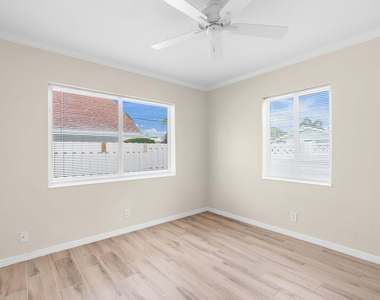 1541 Ne 15th Avenue - Photo Thumbnail 16