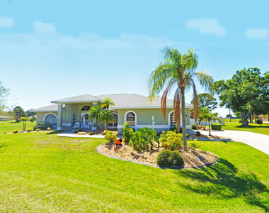424 Holly Drive - Photo Thumbnail 1