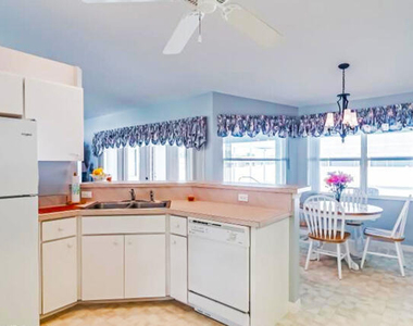 424 Holly Drive - Photo Thumbnail 5