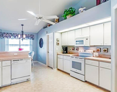 424 Holly Drive - Photo Thumbnail 4