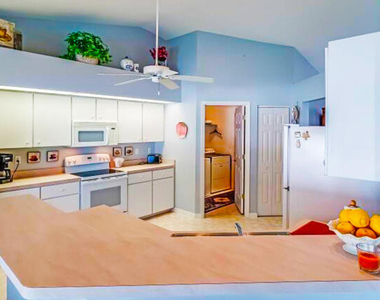 424 Holly Drive - Photo Thumbnail 7