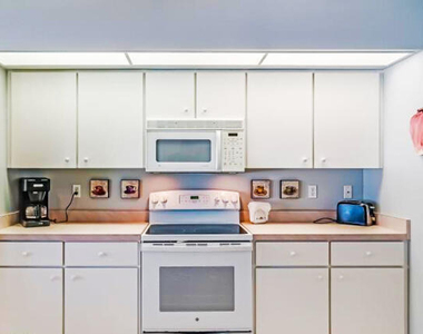 424 Holly Drive - Photo Thumbnail 8