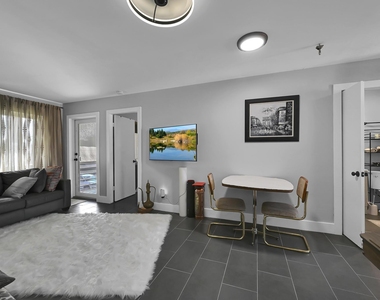 203 Lake Carol Drive - Photo Thumbnail 13