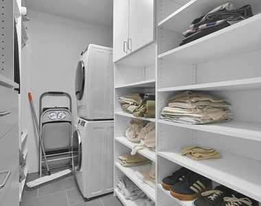 203 Lake Carol Drive - Photo Thumbnail 7