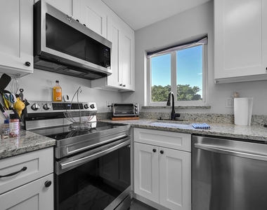 203 Lake Carol Drive - Photo Thumbnail 14