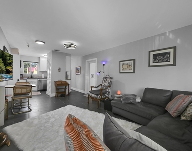 203 Lake Carol Drive - Photo Thumbnail 12