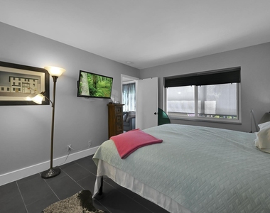 203 Lake Carol Drive - Photo Thumbnail 5