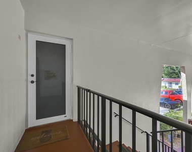 203 Lake Carol Drive - Photo Thumbnail 17