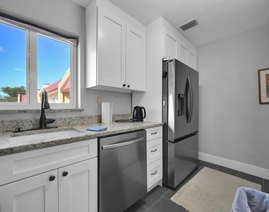 203 Lake Carol Drive - Photo Thumbnail 11