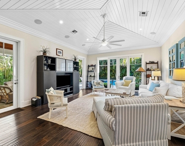 120 Grove Way - Photo Thumbnail 14