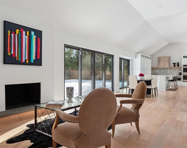 10 Hampton Street - Photo Thumbnail 2