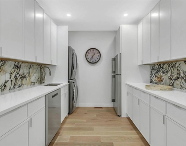 10 Hampton Street - Photo Thumbnail 17