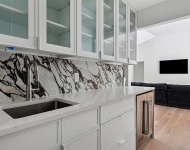 10 Hampton Street - Photo Thumbnail 18