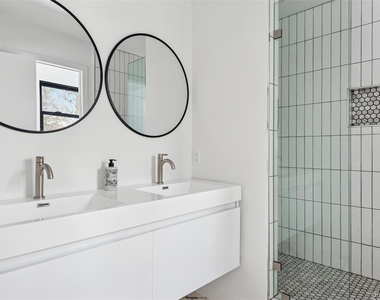 10 Hampton Street - Photo Thumbnail 10