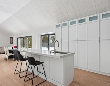 10 Hampton Street - Photo Thumbnail 6