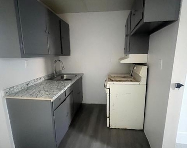 30 E Main Street - Photo Thumbnail 3