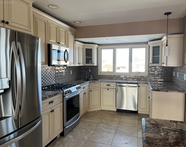 50 Florence Avenue - Photo Thumbnail 5