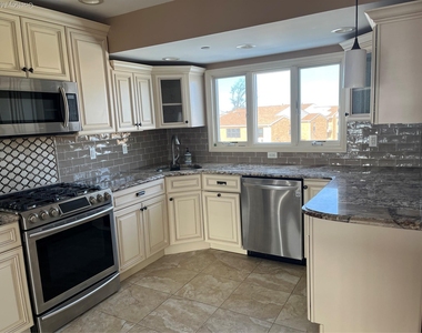 50 Florence Avenue - Photo Thumbnail 3