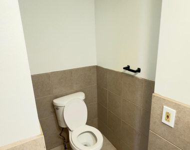 3132 6th Avenue - Photo Thumbnail 13