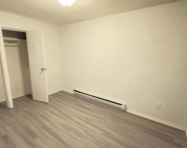 3132 6th Avenue - Photo Thumbnail 6