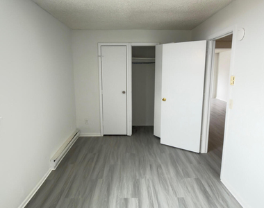 3132 6th Avenue - Photo Thumbnail 5