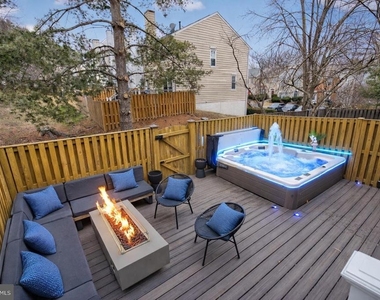 8713 Wadebrook Terrace - Photo Thumbnail 21