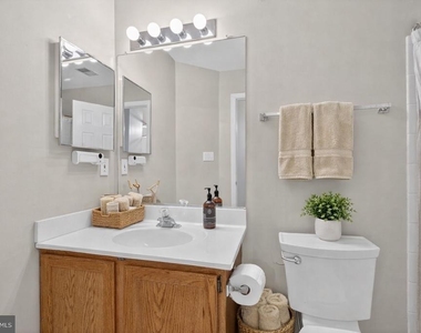 8713 Wadebrook Terrace - Photo Thumbnail 14