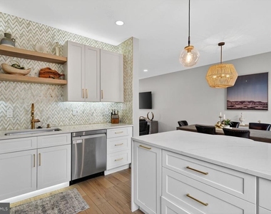 8713 Wadebrook Terrace - Photo Thumbnail 6