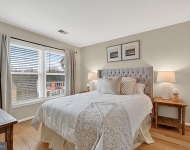 8713 Wadebrook Terrace - Photo Thumbnail 12