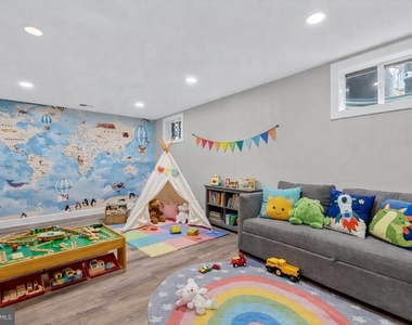 8713 Wadebrook Terrace - Photo Thumbnail 15