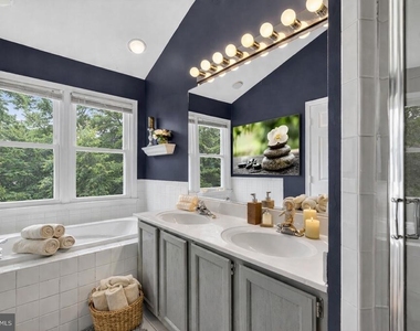 8713 Wadebrook Terrace - Photo Thumbnail 10
