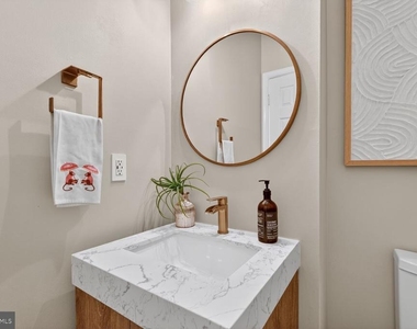 8713 Wadebrook Terrace - Photo Thumbnail 4