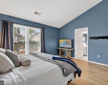 8713 Wadebrook Terrace - Photo Thumbnail 9