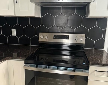 3346 N Smedley Street - Photo Thumbnail 6