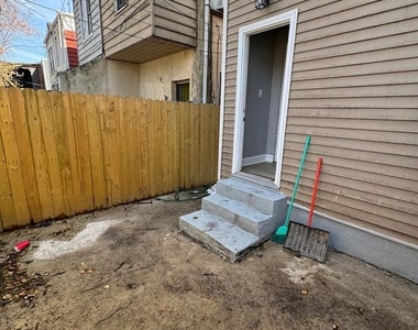 3346 N Smedley Street - Photo Thumbnail 11