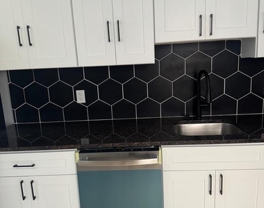 3346 N Smedley Street - Photo Thumbnail 5