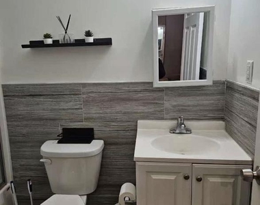 1829 Spruce Street - Photo Thumbnail 7