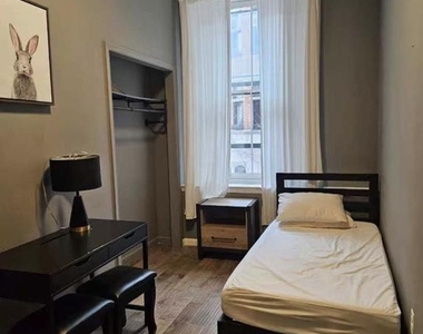 1829 Spruce Street - Photo Thumbnail 4