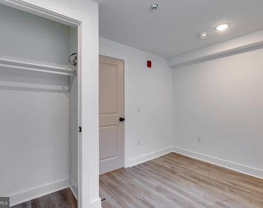 715 W Cumberland Street - Photo Thumbnail 13