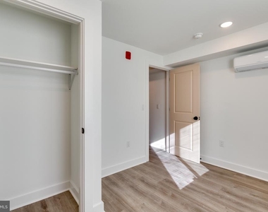 715 W Cumberland Street - Photo Thumbnail 4