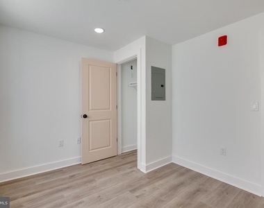 715 W Cumberland Street - Photo Thumbnail 3