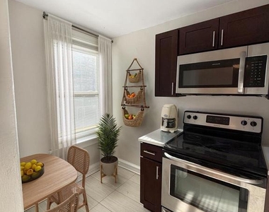 4605 Chester Avenue - Photo Thumbnail 2