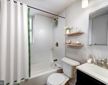 4605 Chester Avenue - Photo Thumbnail 3