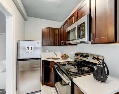 4605 Chester Avenue - Photo Thumbnail 5