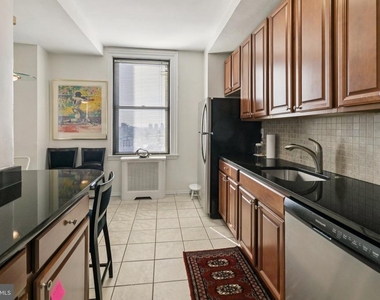 2031 Locust Street - Photo Thumbnail 14