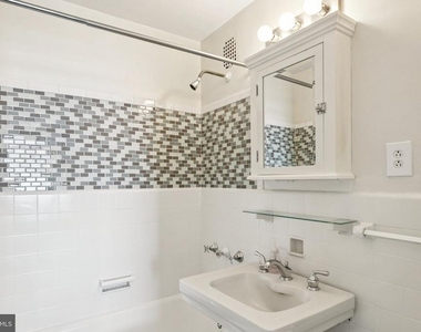 2031 Locust Street - Photo Thumbnail 17