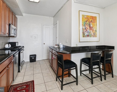 2031 Locust Street - Photo Thumbnail 15